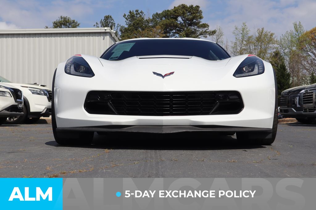 Used 2018 White Chevrolet Grand Sport image 4