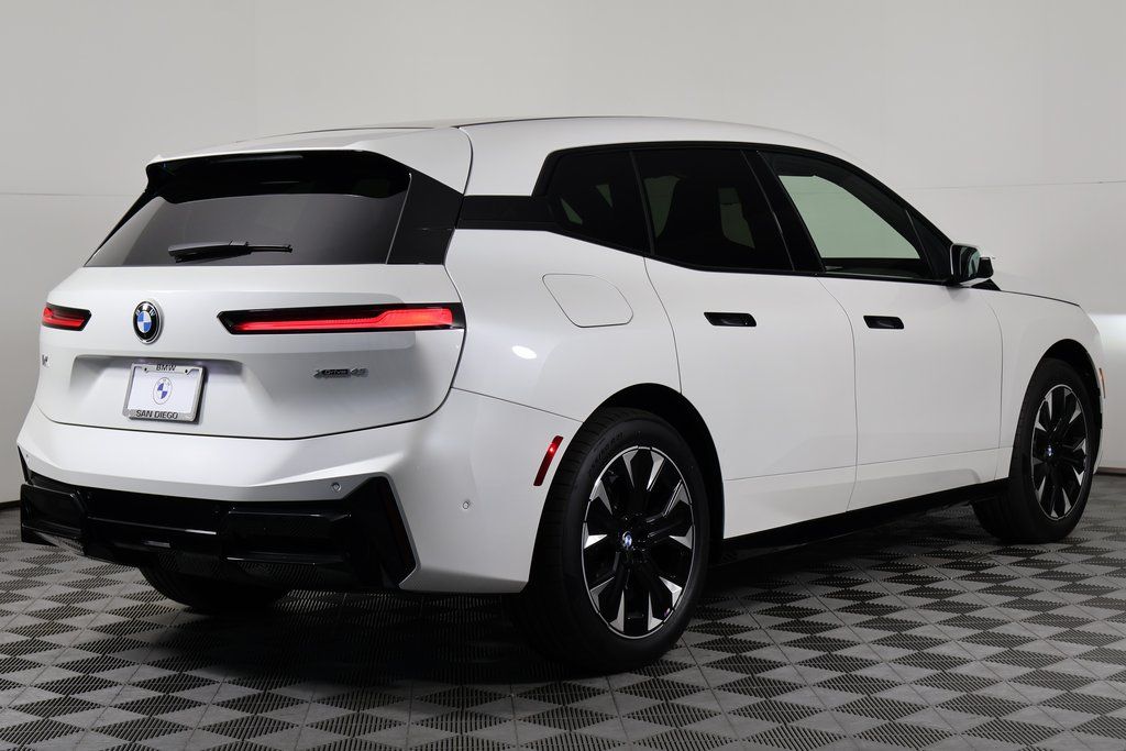 Thumbnail: 2026 BMW iX - 2