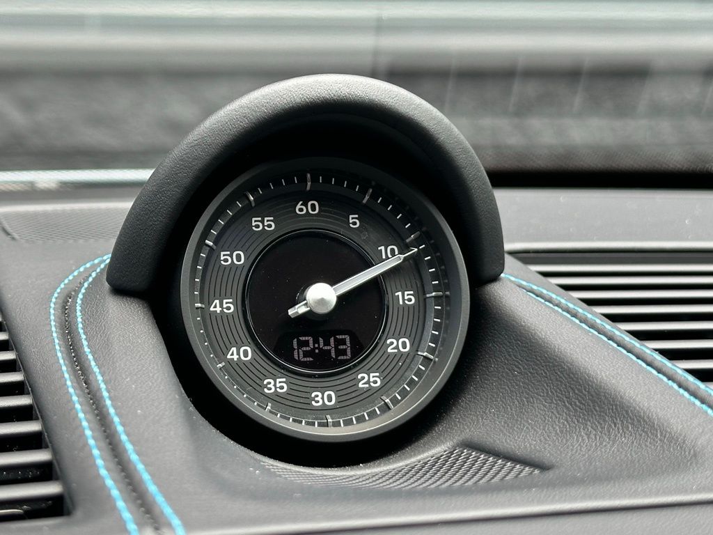 Thumbnail: 2024 Porsche 911 - 32