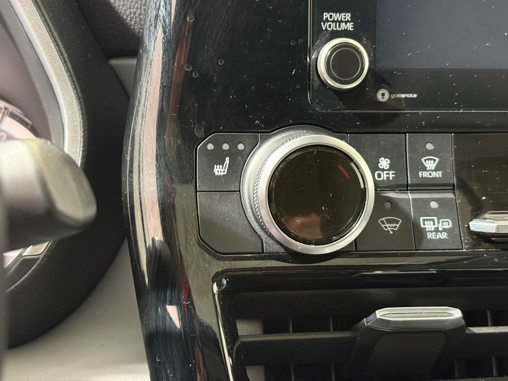 Thumbnail: 2022 Toyota Highlander - 31