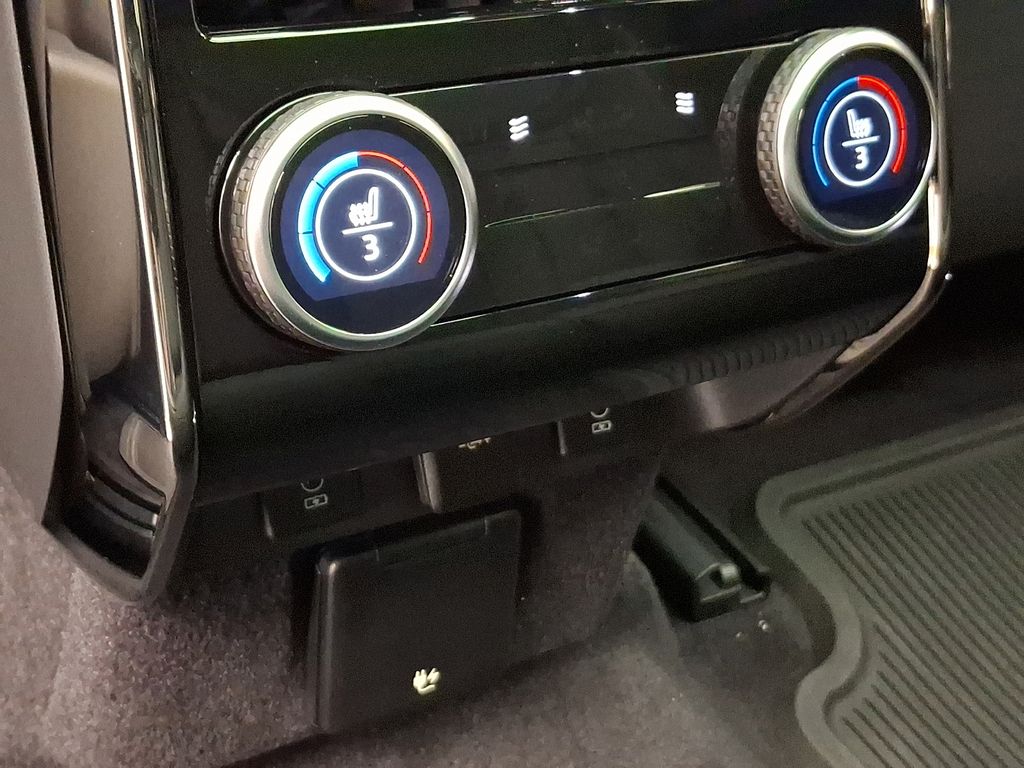 Thumbnail: 2026 Land Rover Range Rover Sport - 7