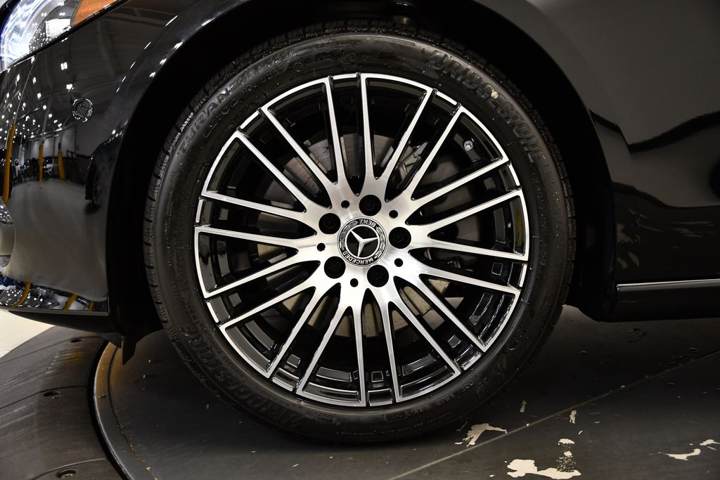 Thumbnail: 2025 Mercedes-Benz C-Class - 13