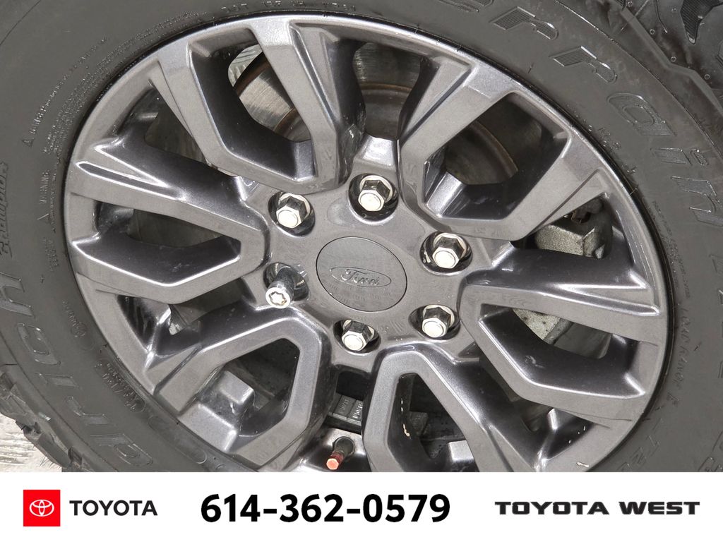 Used 2019 Black Ford XLT image 13