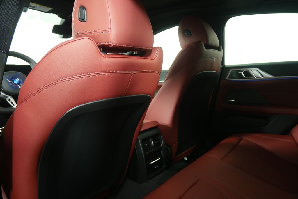 Thumbnail: 2026 BMW i4 - 17