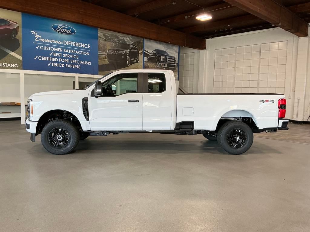 2025 Ford F-350SD  photo