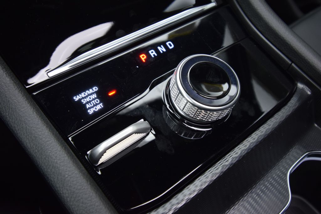 new 2025 Jeep Grand Cherokee car, priced at $45,674
