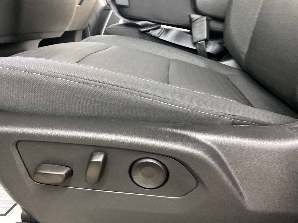 2025 GMC Sierra 1500 SLE photo