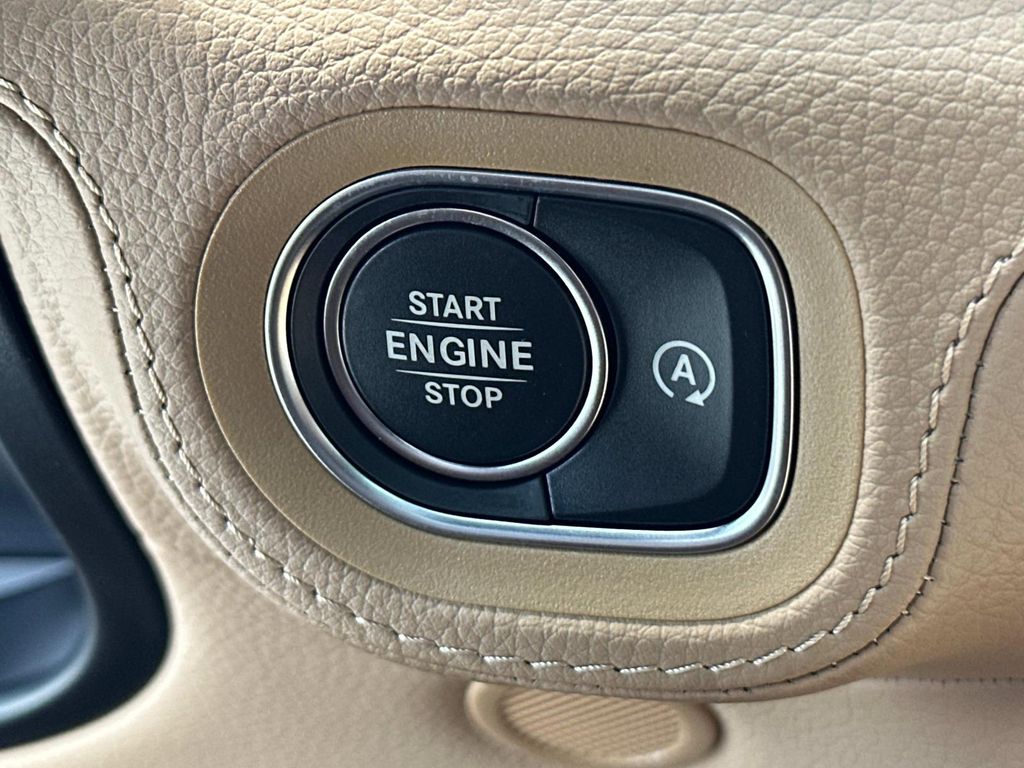 Thumbnail: 2026 Mercedes-Benz GLE - 13