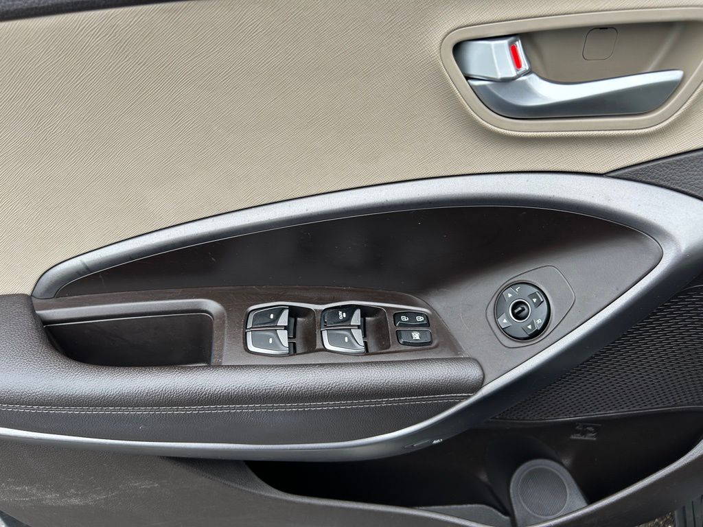 Thumbnail: 2013 Hyundai Santa Fe - 25
