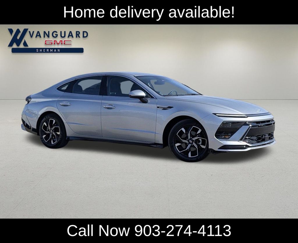 Aero Silver 2025 Hyundai Sonata Sedan Front-Wheel Drive 8-Speed Automatic