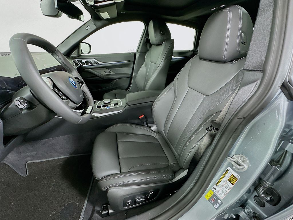 Thumbnail: 2026 BMW i4 - 16