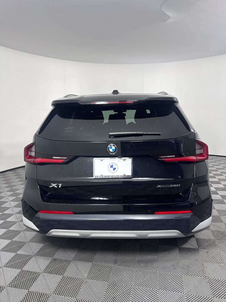 Thumbnail: 2023 BMW X1 - 6