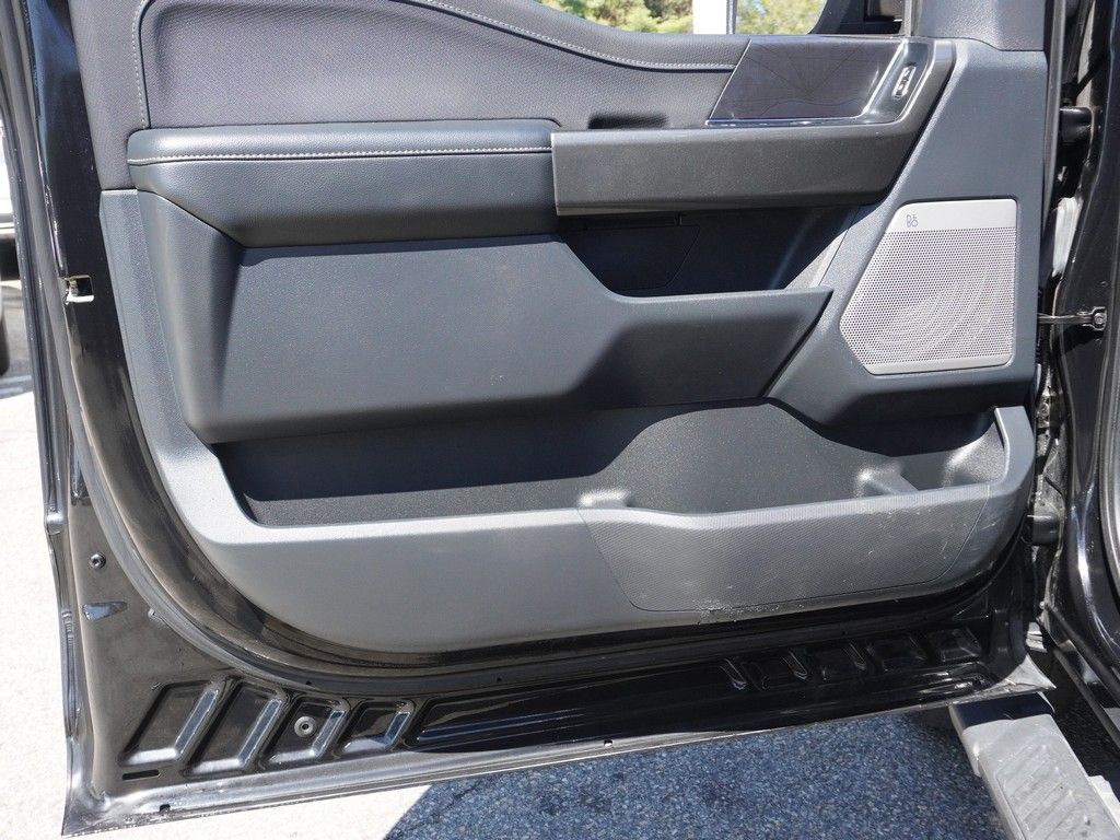 Used 2023 Black Ford XLT image 25