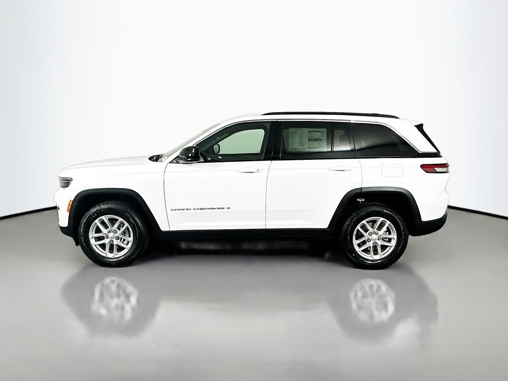 New 2026 White/off-white Jeep Laredo X image 4