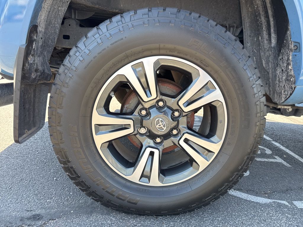 Thumbnail: 2019 Toyota Tacoma - 24
