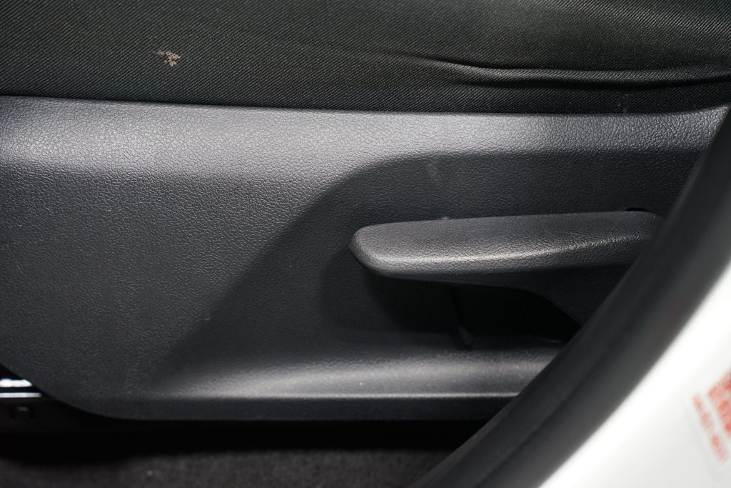 Thumbnail: 2024 Toyota RAV4 - 31