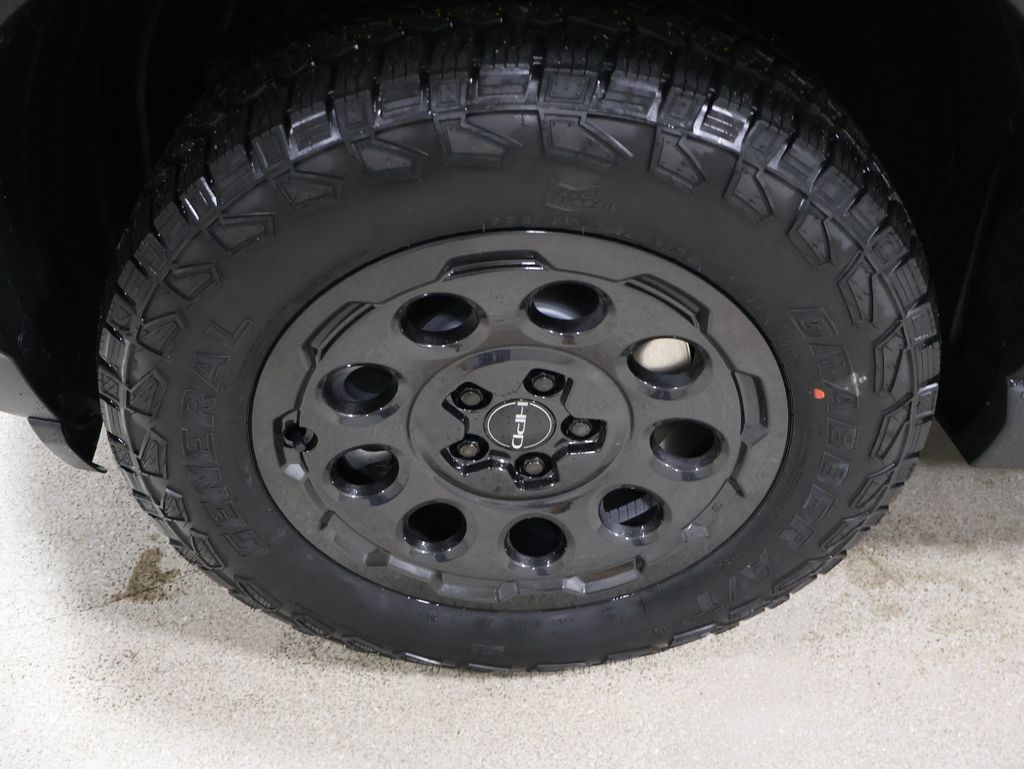 View vehicle photo 7