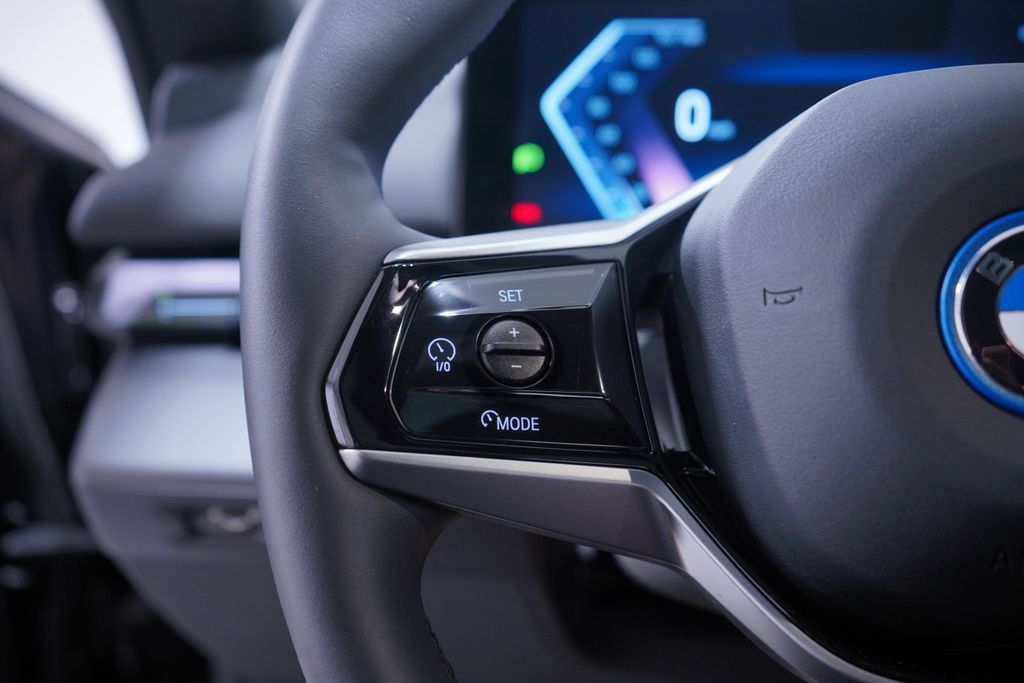 Thumbnail: 2025 BMW i5 - 20