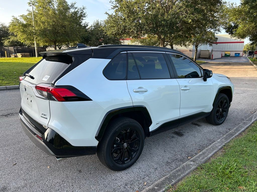 2023 Toyota RAV4 XSE 5