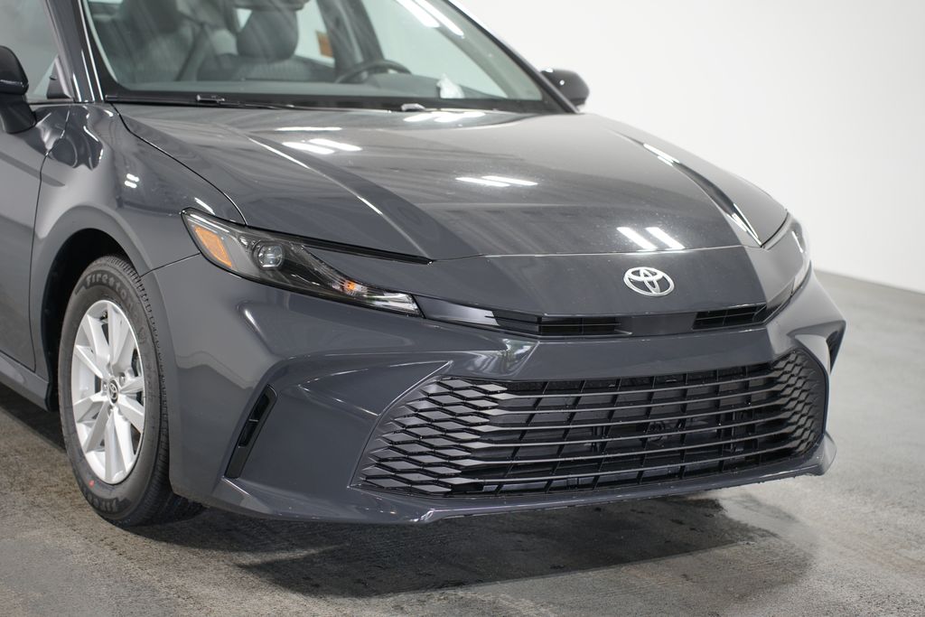 2025 Toyota Camry LE 4