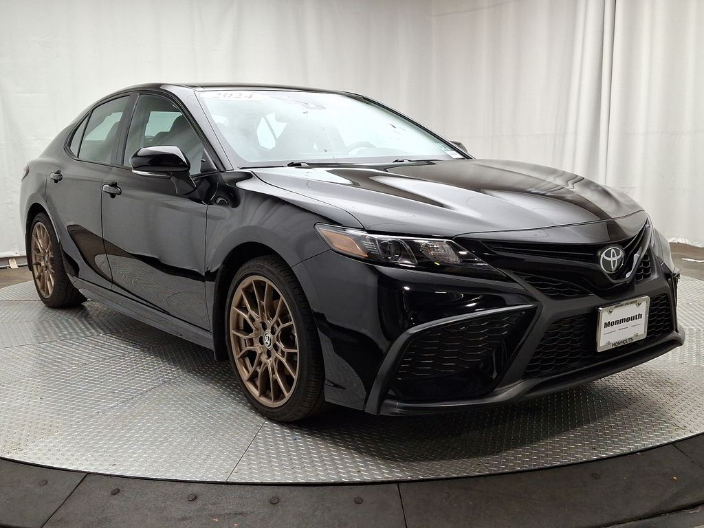 2024 Toyota Camry SE 3