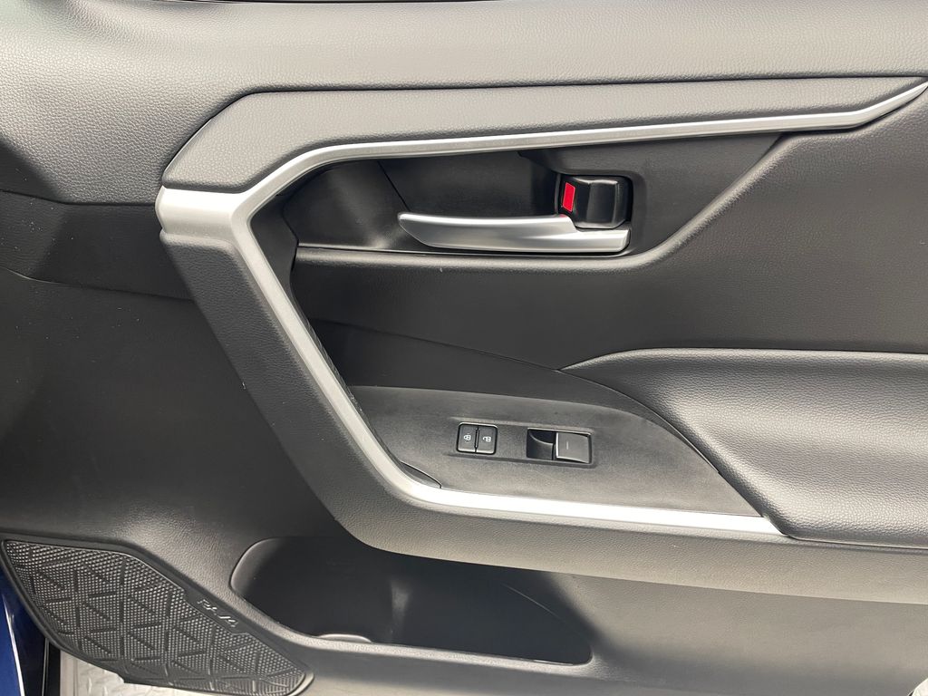 2023 Toyota RAV4 XLE 15