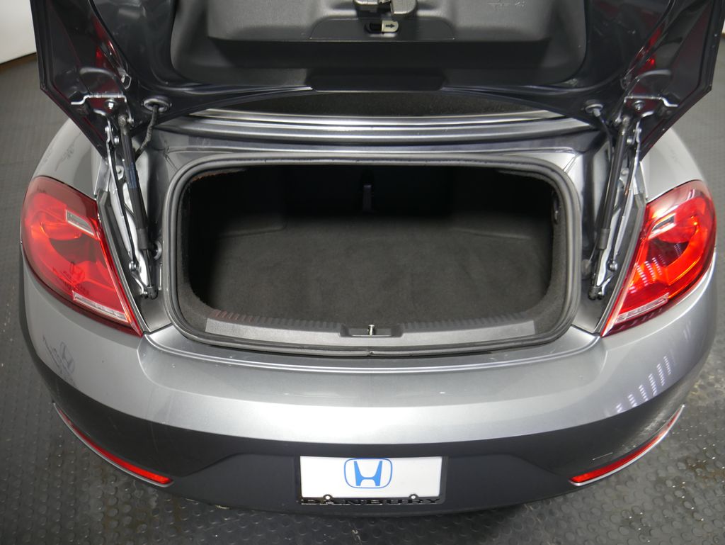 Thumbnail: 2019 Volkswagen Beetle - 6