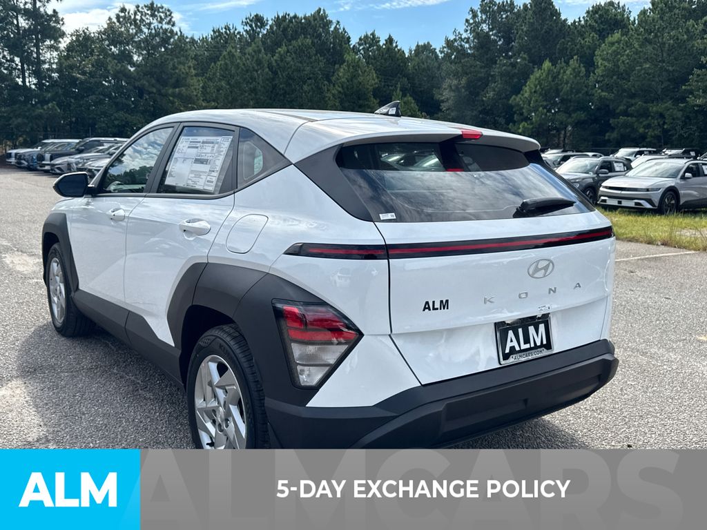 Used 2026 White Hyundai SE image 3