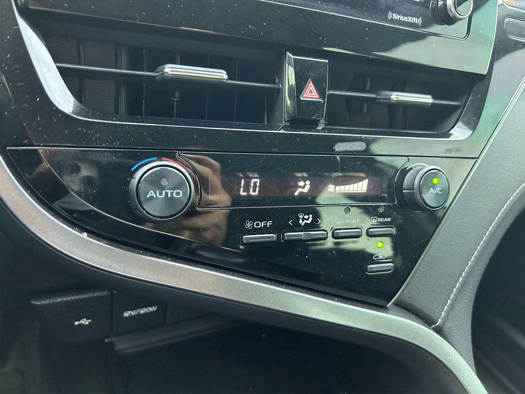 2021 Toyota Camry SE 26