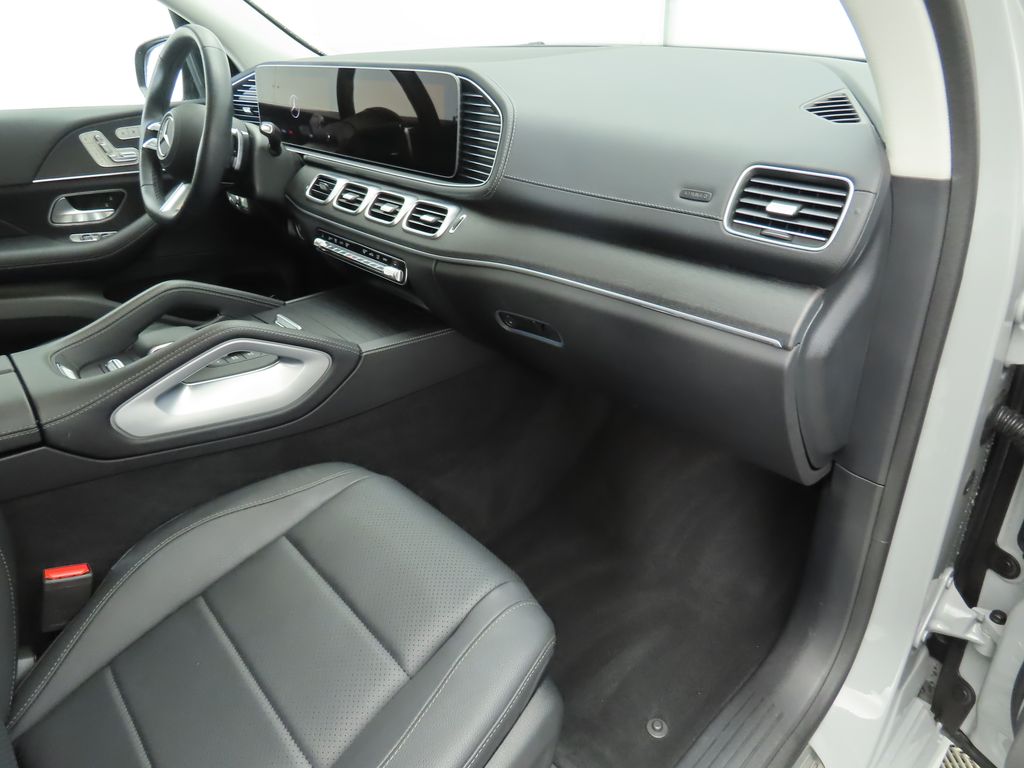 Thumbnail: 2024 Mercedes-Benz GLS - 16