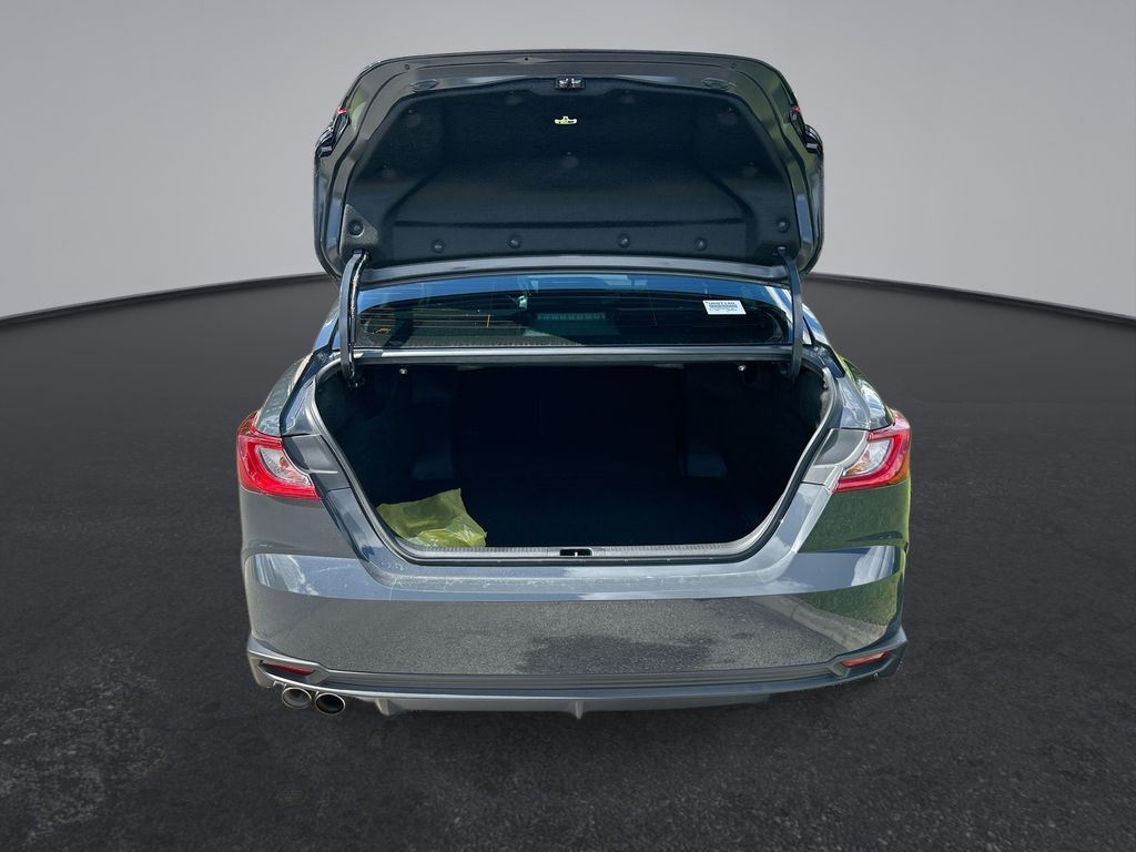Thumbnail: 2025 Toyota Camry - 31