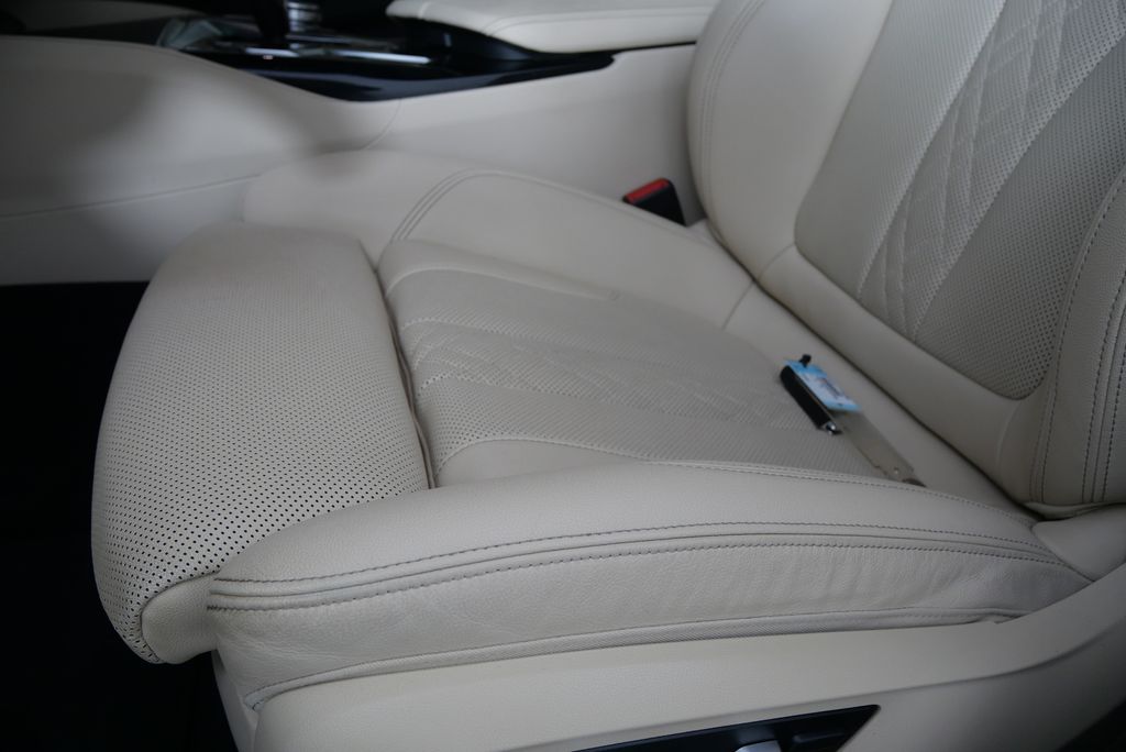 2021 BMW 5 Series 530i 9