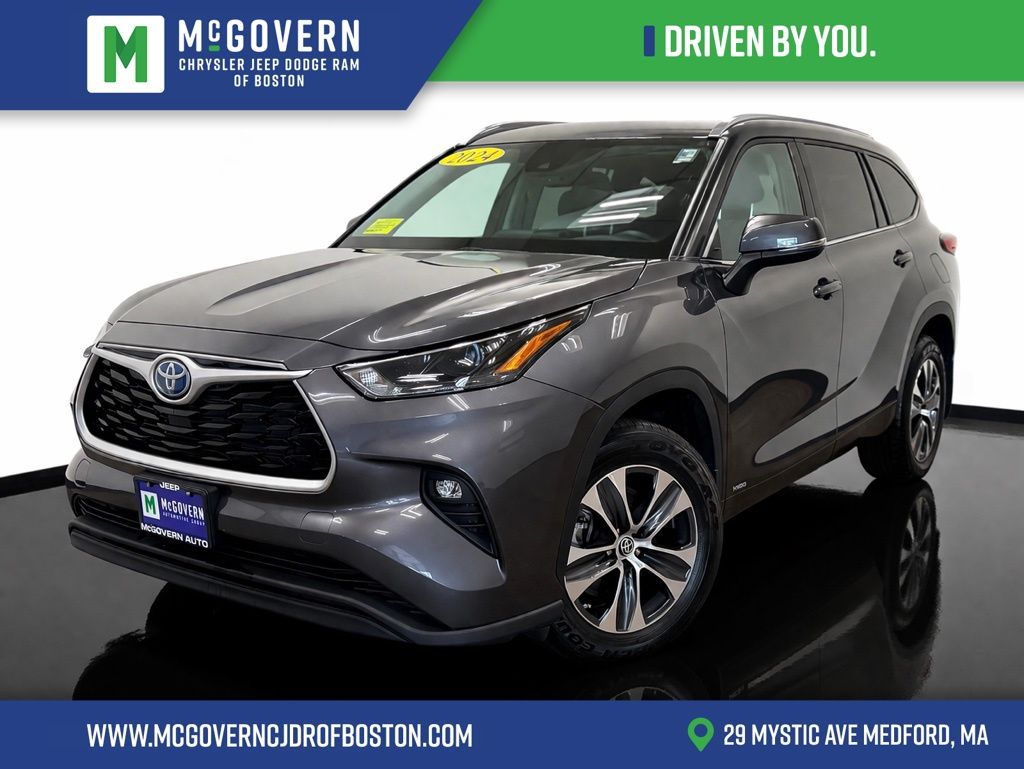 Gray 2022 Toyota Highlander Hybrid XLE AWD SUV / Crossover All-Wheel Drive Continuously Variable Transmission