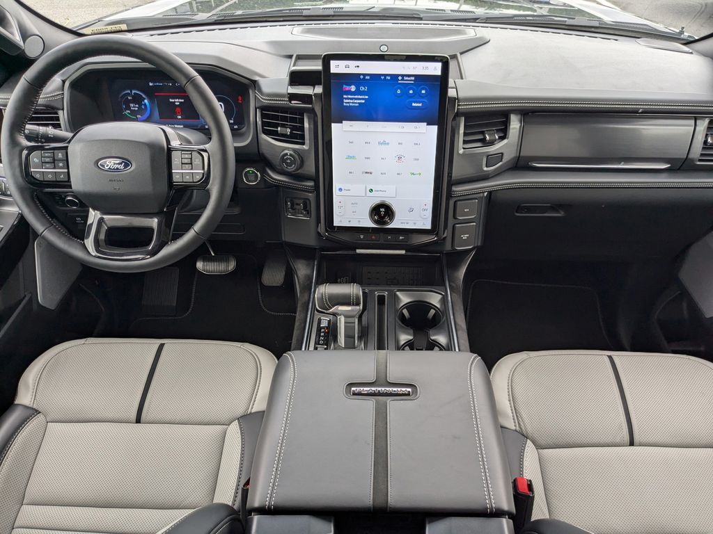 2025 Ford F-150 Lightning Platinum