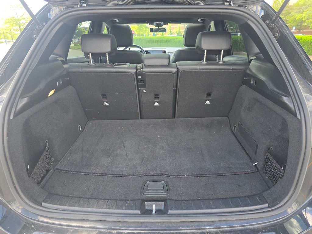 Used 2022 Black Mercedes-Benz GLA 250 image 19