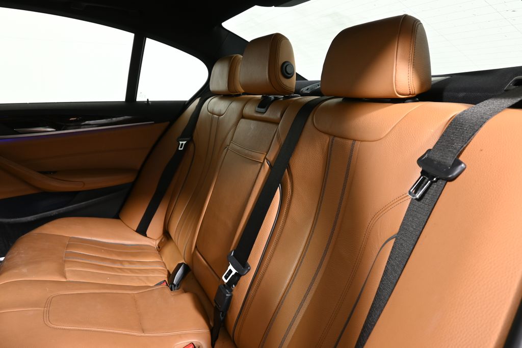 Thumbnail: 2017 BMW 5 Series - 5