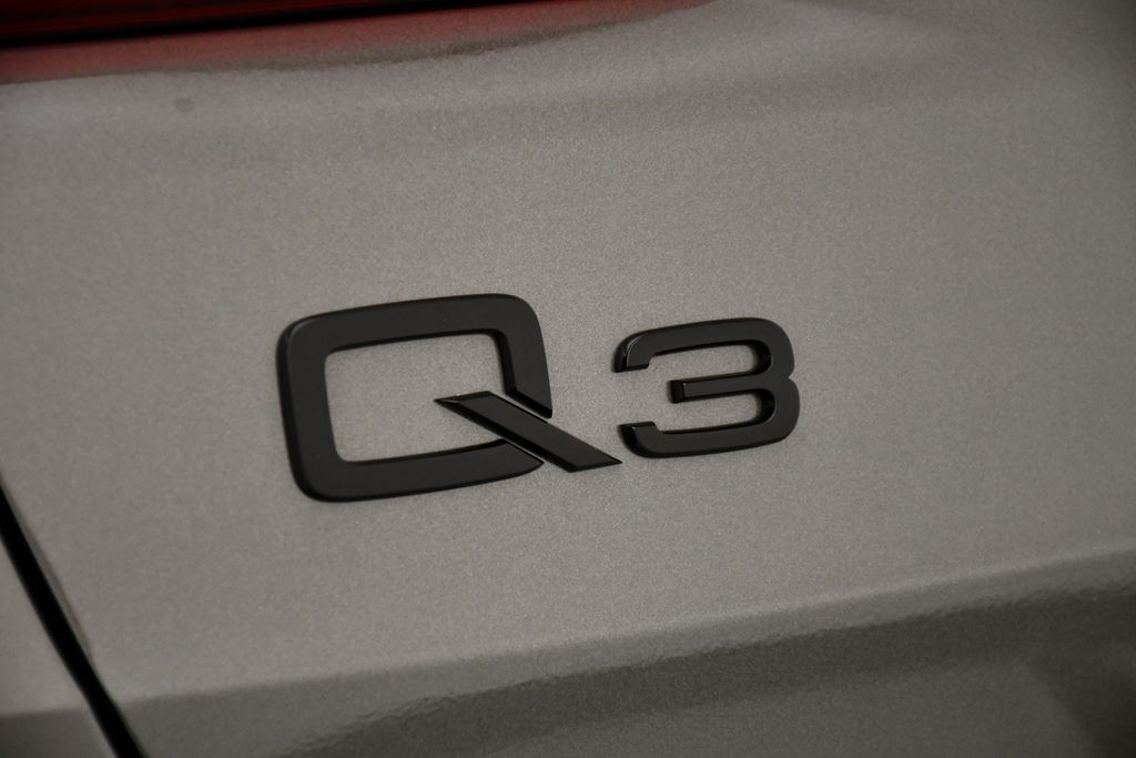 2025 Audi Q3  9