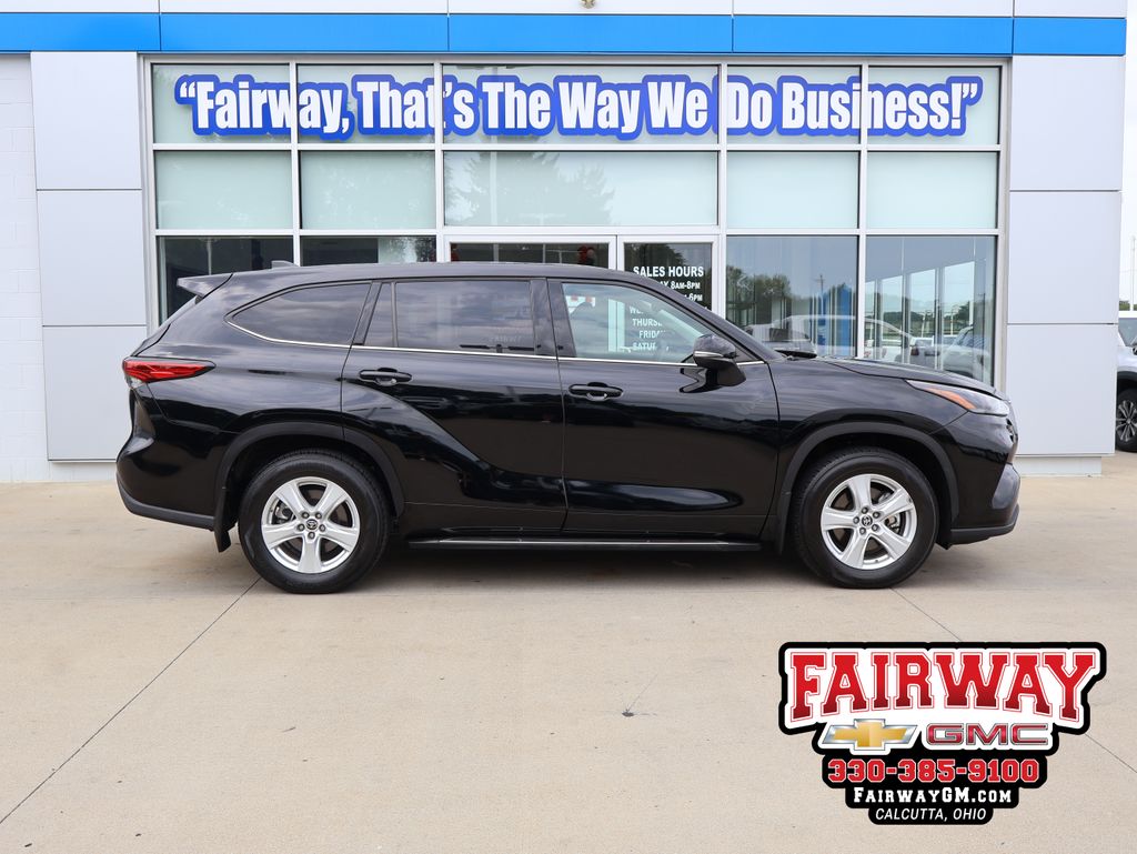 Midnight Black Metallic 2022 Toyota Highlander SUV / Crossover All-Wheel Drive 8-Speed Automatic