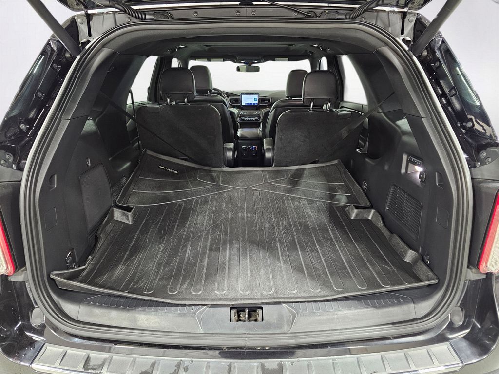 Used 2020 Black Ford Limited image 16