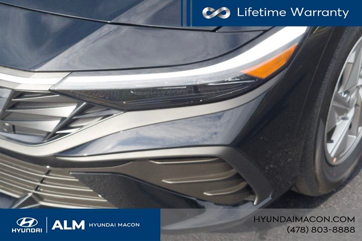 New 2026 Black Hyundai SE image 13