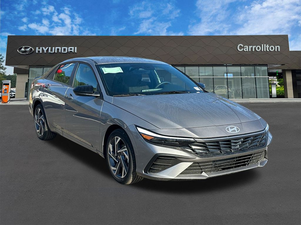 Used 2025 Silver Hyundai SEL Sport image 3