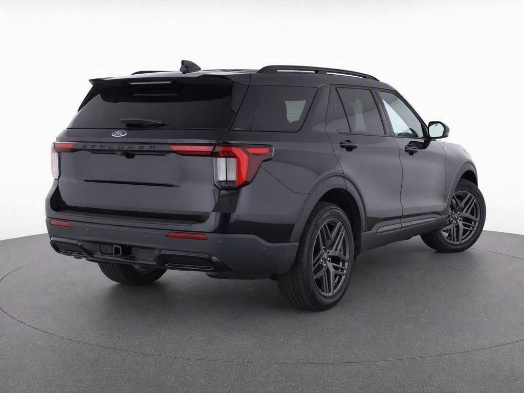 New 2026 Agate Black Metallic Ford ST-Line image 3