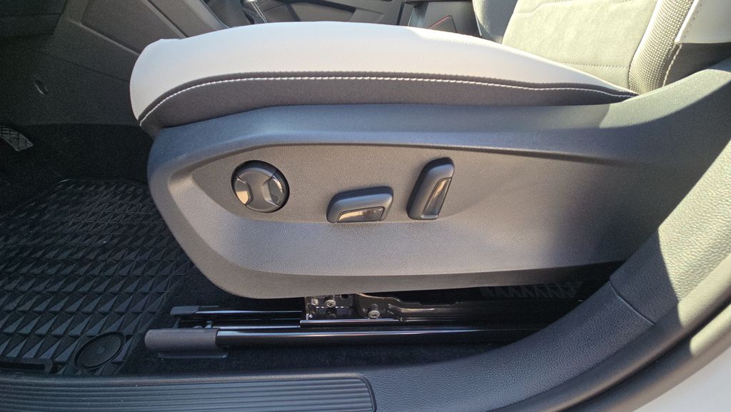 2025 Volkswagen Taos