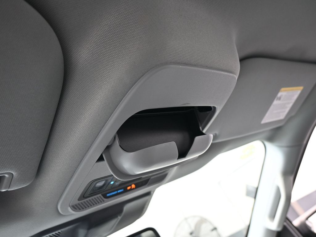 Used 2024 Silver Metallic Ford XLT image 37