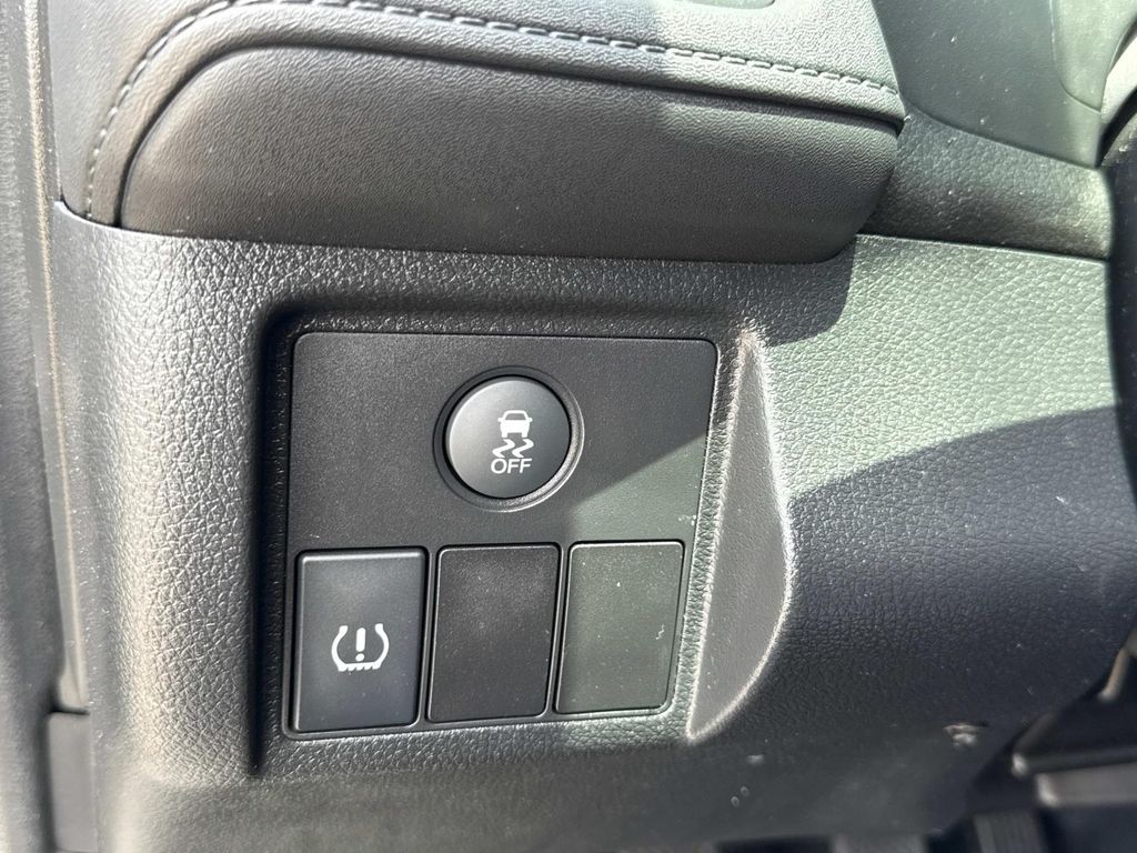 2017 Honda HR-V LX photo