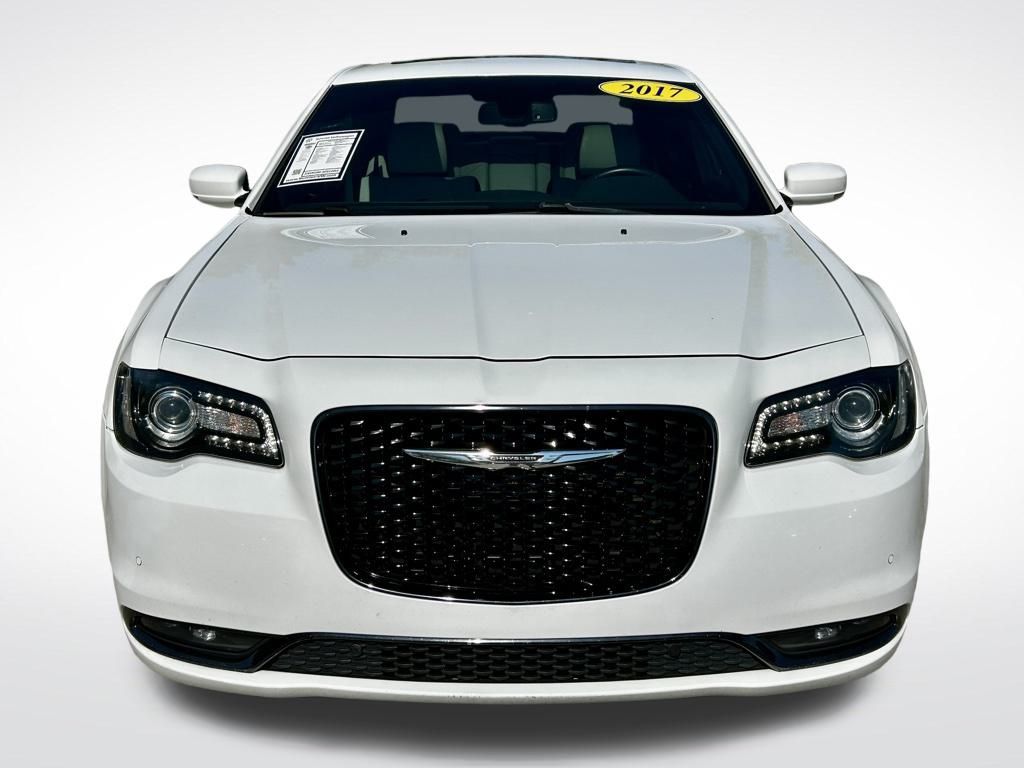 2017 Chrysler 300 S's photo