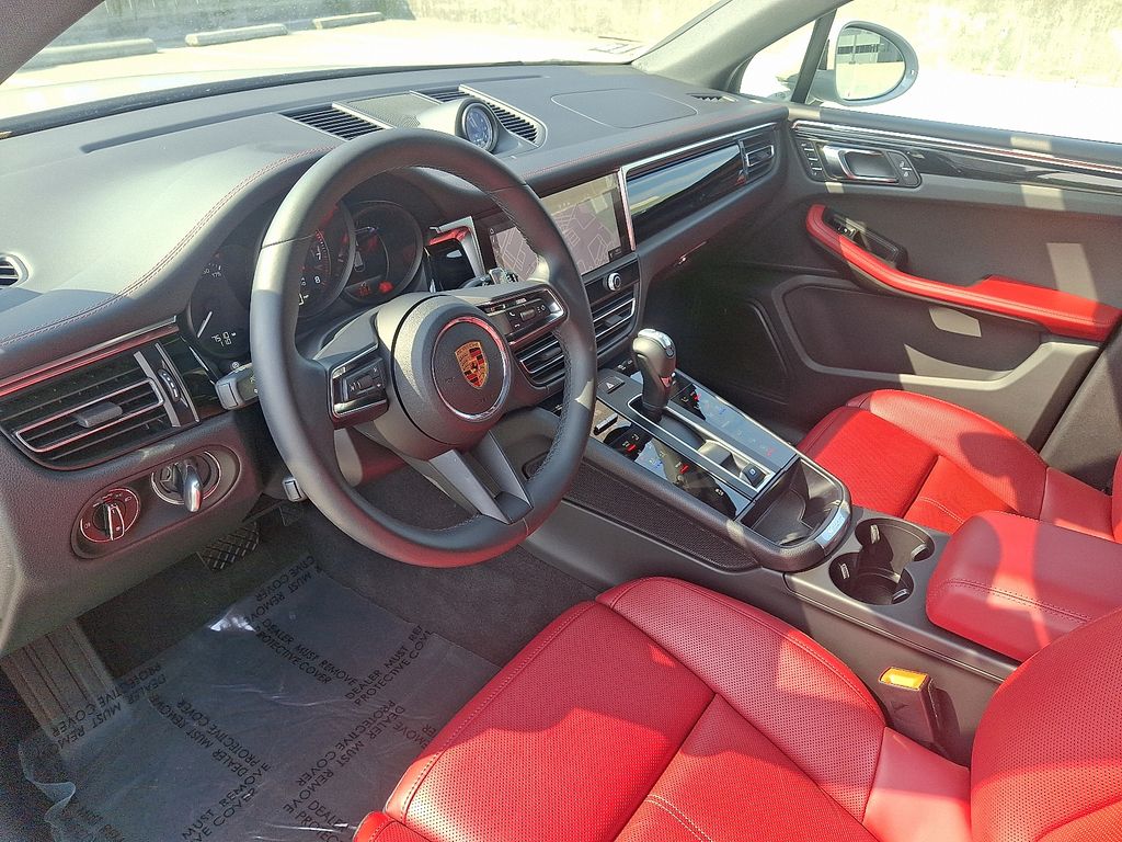 Thumbnail: 2025 Porsche Macan - 4