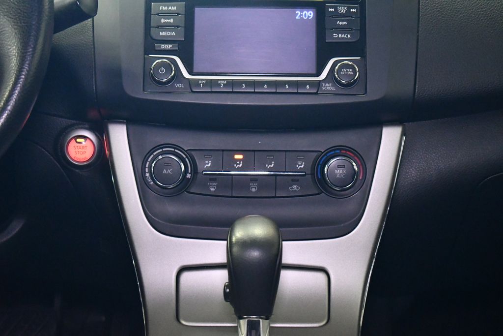 Thumbnail: 2015 Nissan Sentra - 19