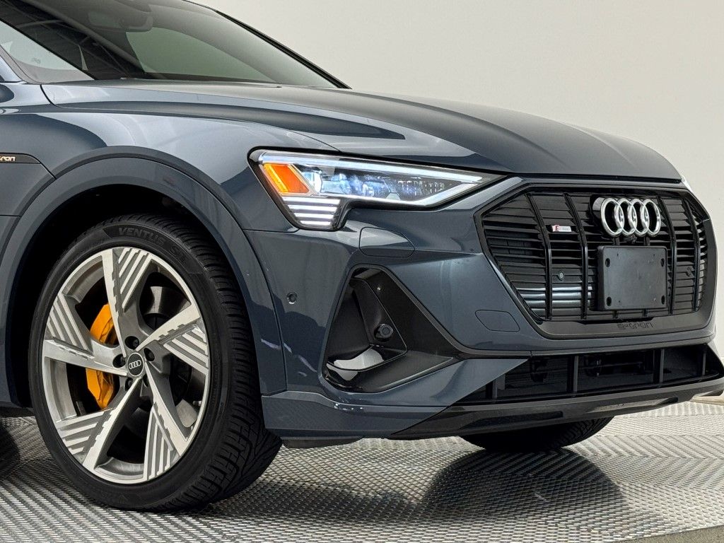 2023 Audi e-tron S Prestige 3