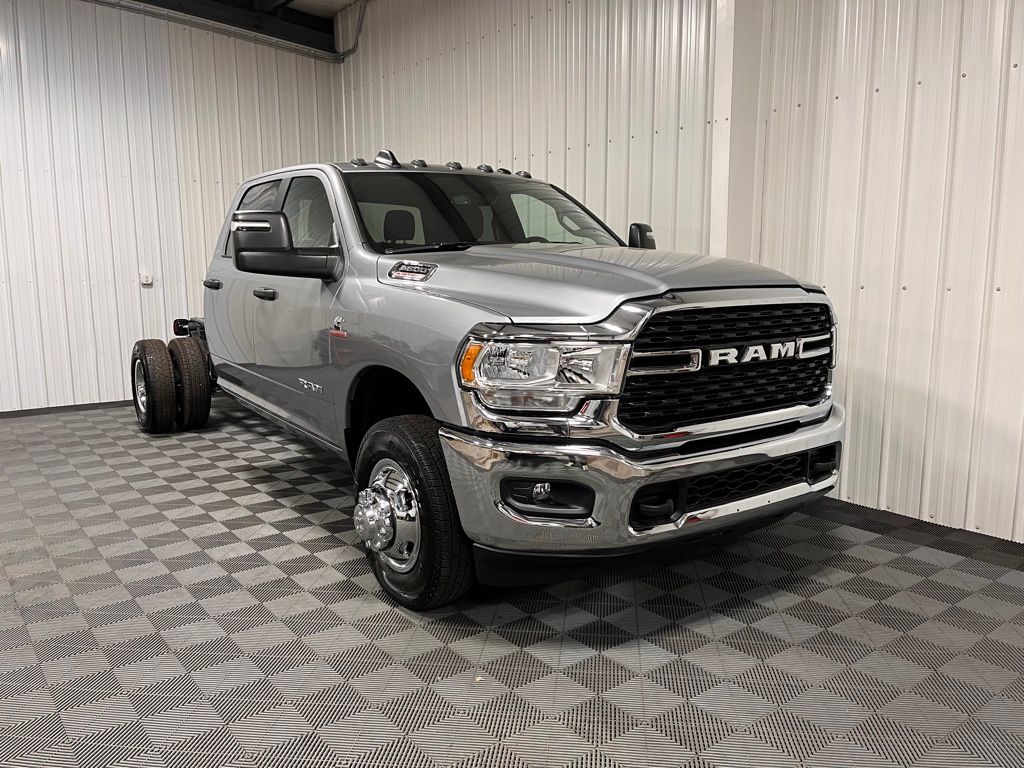 2024 Ram 3500 SLT 